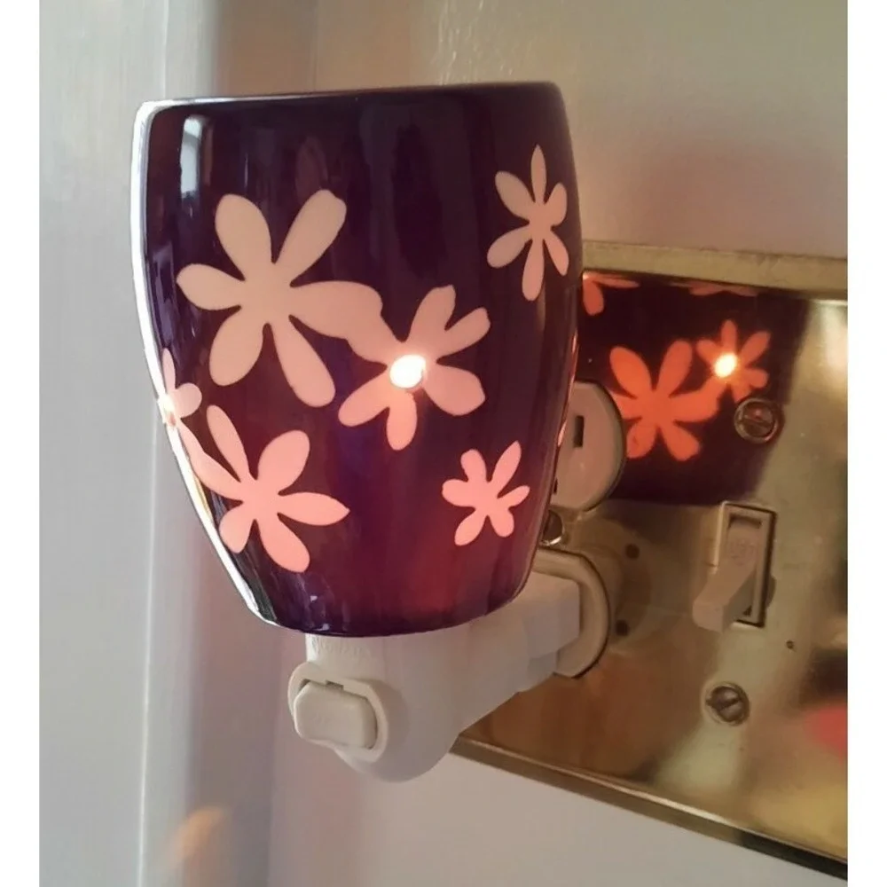 Scentsy Holiday Lights Plug-In Wax Warmer Red Christmas & Purple Floral Sleeve